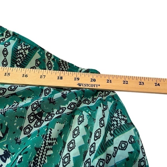 MSK Geometric patterned Handkerchief dress Size Medium- Ombré Effect - Picture 8 of 9